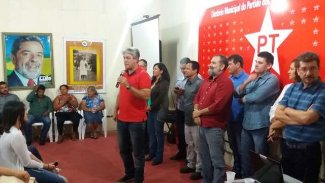 Sem &quot;caciques&quot; do PT, Alex lan&ccedil;a pr&eacute;-candidatura &agrave; prefeitura da Capital