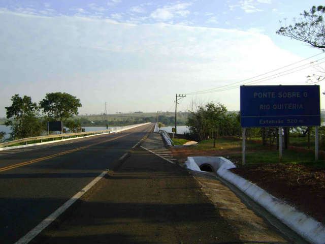  Casas de veraneio ocupam margem de rodovia irregularmente na BR-158