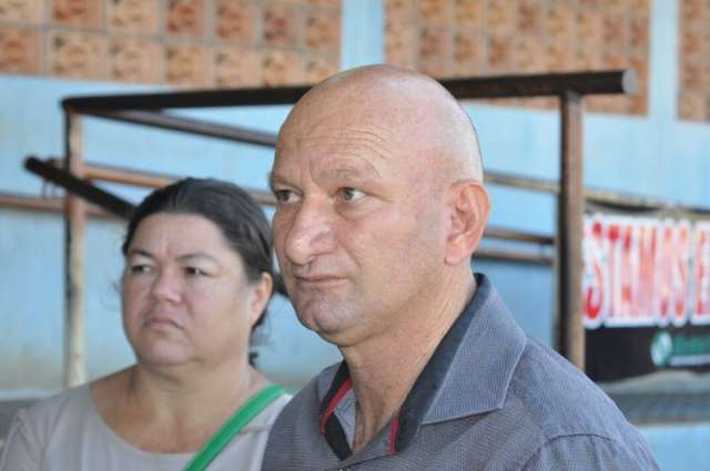 Em posto de sa&uacute;de, idoso de 98 anos espera h&aacute; 4 dias por vaga na UTI