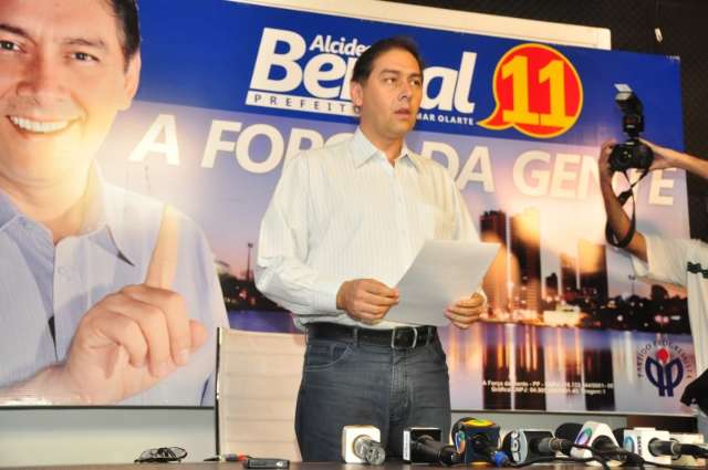 Alcides Bernal anuncia 8 nomes da equipe; maioria &eacute; do PP