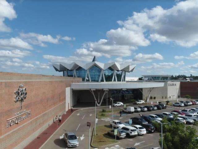 Shopping abre vagas em tr&ecirc;s lojas e na &aacute;rea administrativa