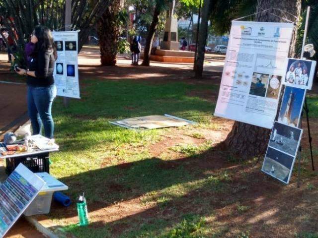 Acad&ecirc;micos prestam assessoria em protesto na Pra&ccedil;a Ary Coelho