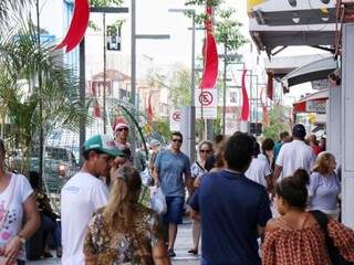 Confira o que abre e fecha durante v&eacute;speras e feriado de Ano Novo