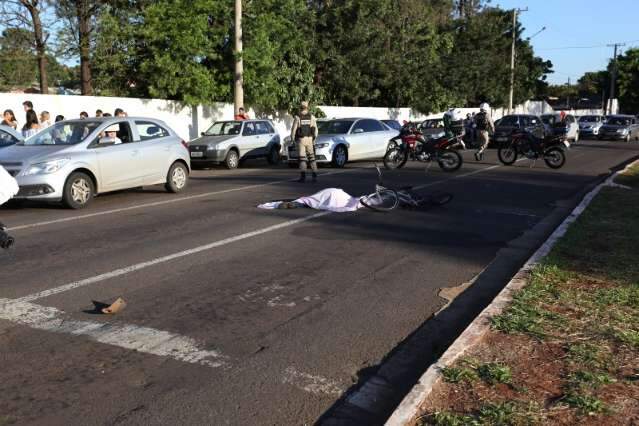 Ciclista de 55 anos morre atropelado por picape na avenida Ernesto Geisel 