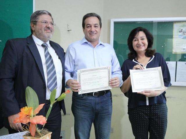 Diplomada no cart&oacute;rio eleitoral, D&eacute;lia adia an&uacute;ncio de secret&aacute;rios