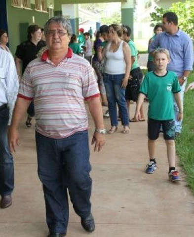  Diretor escolar morto por aluno em Nova Andradina est&aacute; sendo velado