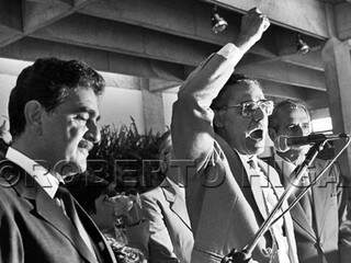 Exercendo o fascínio. Na foto, o ex-governador Pedro Pedrossian, Wilson Barbosa Martins e o vice Ramez Tebet, em 1983. (Foto: Roberto Higa)