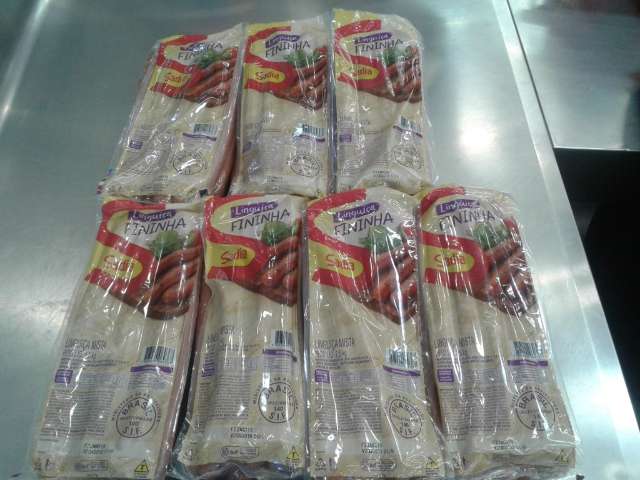 Atacadista na Assaf Trad &eacute; autuado por vender produtos impr&oacute;prios ao consumo