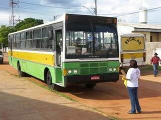 Ônibus escolar não tinha nem cinto de segurança (Foto: Capital do Pantanal)