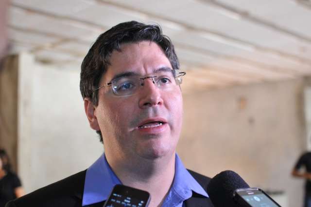 Sa&uacute;de pede 100 mil comprimidos de rem&eacute;dio contra gripe, mas recebe 500