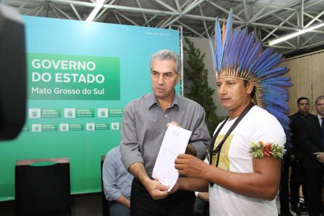Reinaldo promete investir em educa&ccedil;&atilde;o, sa&uacute;de e cultura nas aldeias ind&iacute;genas