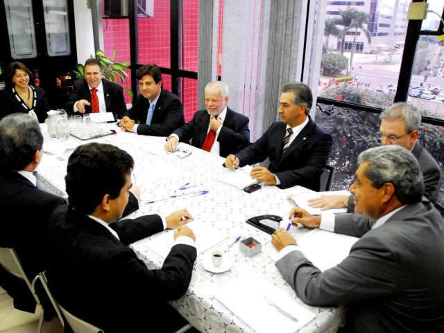 Ministro dos Transportes pede estudos t&eacute;cnicos para constru&ccedil;&atilde;o de ferrovia
