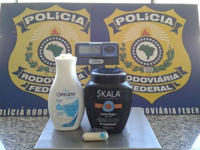 Passageiro de &ocirc;nibus &eacute; preso com 1,8 quilo de coca&iacute;na em c&aacute;psulas 