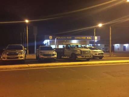 Brasilienses são presos levando quatro veículos roubados para o Paraguai
