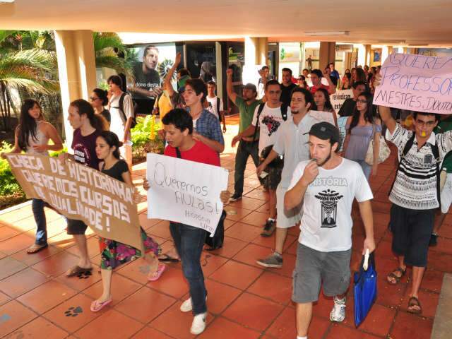  Com formatura amea&ccedil;ada, alunos de Hist&oacute;ria cobram professores &agrave; UFMS