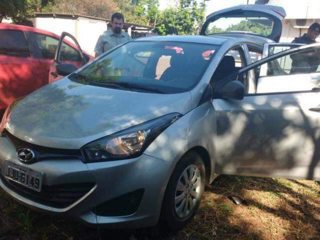 Sargento da PM &eacute; preso com carro roubado ap&oacute;s jogar maconha no mato