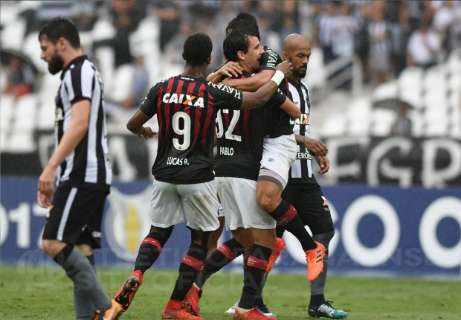 Atlético-PR vence o Botafogo e sai de jejum de três jogos sem marcar