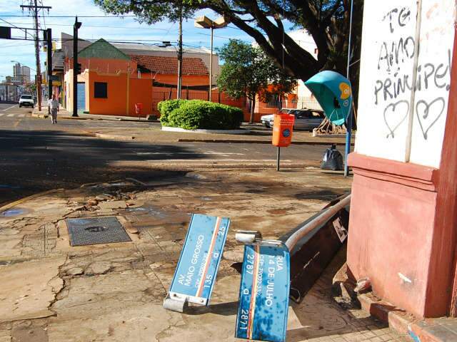  Jovem morre em colis&atilde;o entre tr&ecirc;s ve&iacute;culos na avenida Mato Grosso
