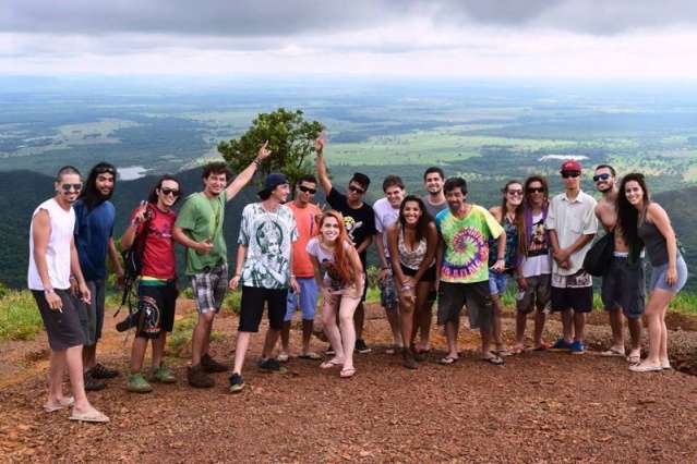 Por falta de op&ccedil;&atilde;o, quem gosta de rave organiza excurs&atilde;o para curtir festivais