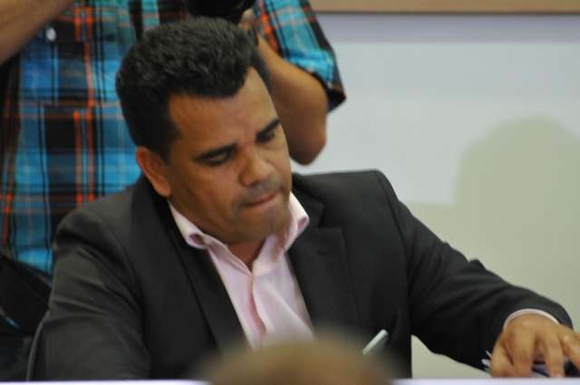 Secret&aacute;rio pode pedir prazo extra para entrega de contratos de tapa-buraco