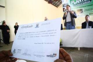 Prefeito lança programa e entrega certificados de qualificação profissional (Foto: Marcos Ermínio)
