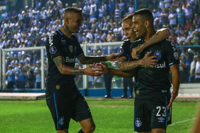 Gr&ecirc;mio domina partida e faz 2 a 0 sobre o Atl&eacute;tico Tucum&aacute;n na Argentina 