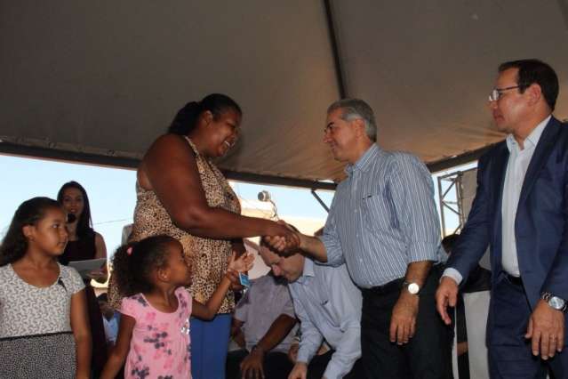 Com 299 casas, conjunto de R$ 18 milh&otilde;es foi inaugurado hoje por Reinaldo