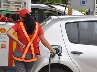 Na soma do etanol hidratado com a gasolina, a venda entre janeiro e junho dos dois combustíveis chega a 584 milhões de litros. (Foto: Arquivo/ Campo Grande News)