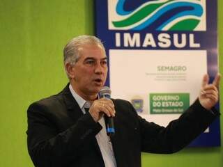 Governador Reinaldo Azambuja durante lançamento de plataforma digital (Foto: Henrique Kawaminami) 