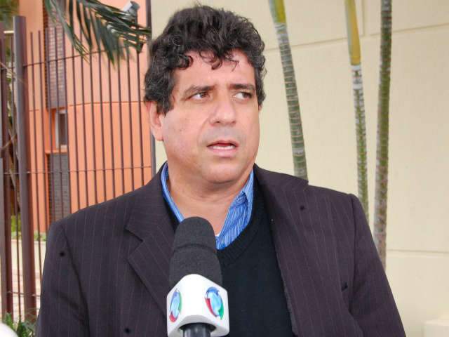  Ap&oacute;s conversa com Andr&eacute;, Athayde afirma que manter&aacute; cr&iacute;ticas a Nelsinho