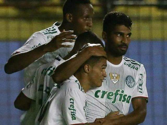 Fora de casa, Palmeiras bate o Sport e segue na lideran&ccedil;a do Brasileir&atilde;o