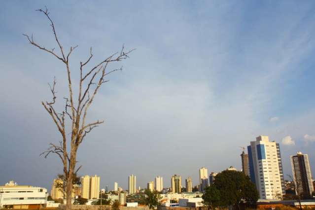  Sexta-feira amanhece com tempo nublado e previs&atilde;o &eacute; de mais chuva para todo MS