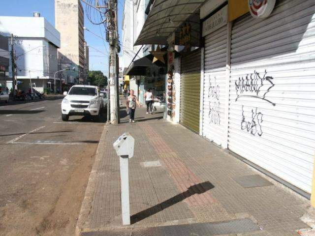 Poucas lojas abertas e ruas vazias no Centro em dia de jogo do Brasil