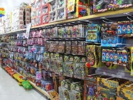 Crise faz consumidores retornarem ao Centro para compra de brinquedos
