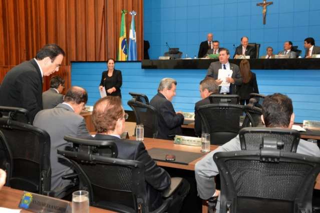 Assembleia aprova atendimento presencial de operadoras de celular