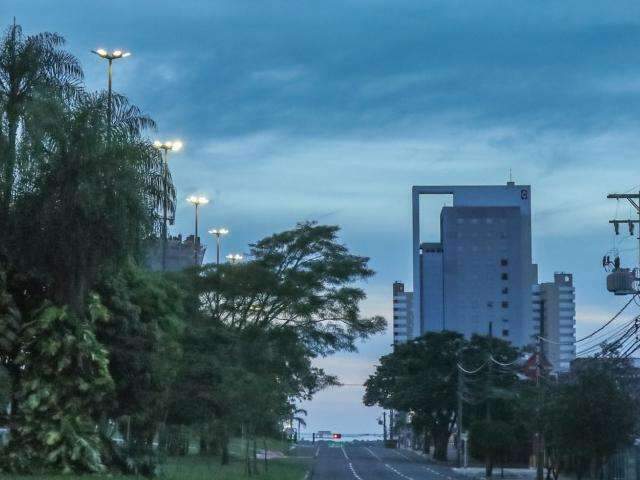 Calor e umidade mant&ecirc;m chuva de ver&atilde;o no in&iacute;cio da tarde em MS