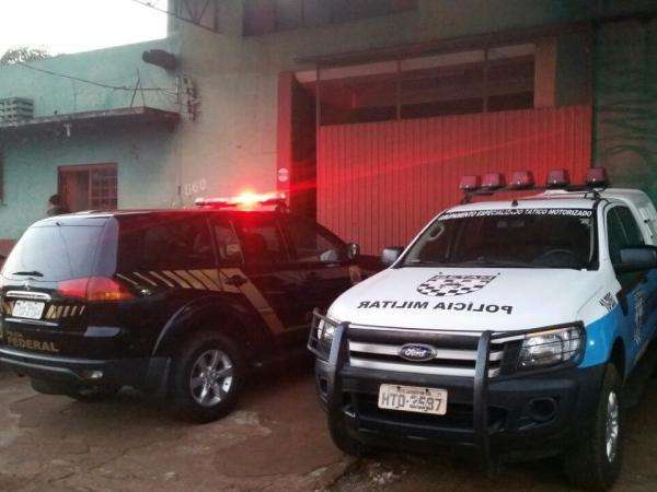 PF vasculha casas, acha armas, mas nada de crime eleitoral, diz advogado