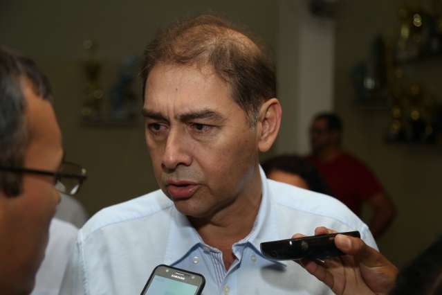 Sem quatro secret&aacute;rios, Bernal diz que acumula pastas e estuda reforma