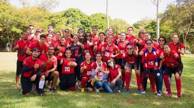 Campe&atilde;s regionais, meninas do futebol americano focam agora nos Playoffs