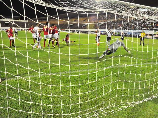 Aos 45, Jeferson faz o 4&ordm; para o Vasco antes de terminar o primeiro tempo