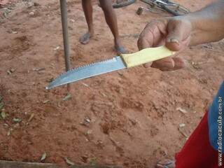 Após drogas e bebidas, homem usa faca de cozinha para tentar matar a mãe (foto: Rádio Caçula)