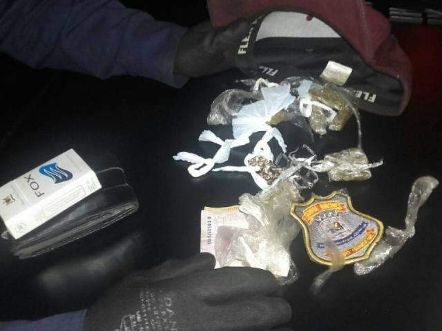 Popula&ccedil;&atilde;o denuncia e jovem &eacute; preso vendendo drogas em festa junina