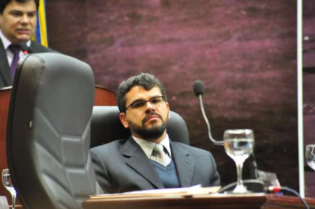 Comiss&atilde;o de &Eacute;tica tem dois meses para concluir relat&oacute;rio sobre apalpada