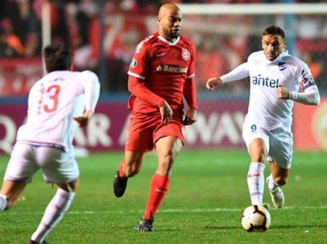 Com gol de Paulo Guerrero, Inter faz 1 a 0 sobre o Nacional 