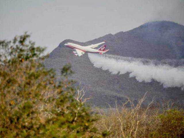 Boeing Supertanker entra no segundo dia de combate a inc&ecirc;ndios na Bol&iacute;via