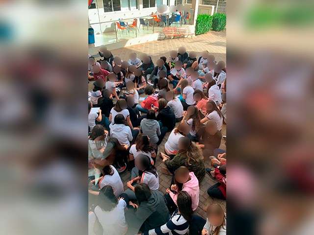 Alunas acusam professor de ass&eacute;dio e fazem protesto em escola