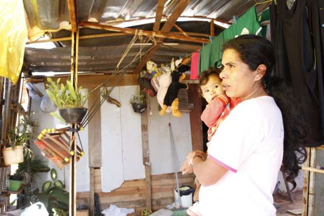 Fila da casa pr&oacute;pria n&atilde;o anda e n&uacute;mero de favelas "explode"