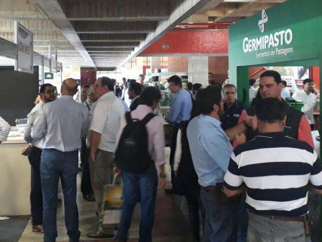 Programa&ccedil;&atilde;o do Confinar continua hoje com palestras e estandes