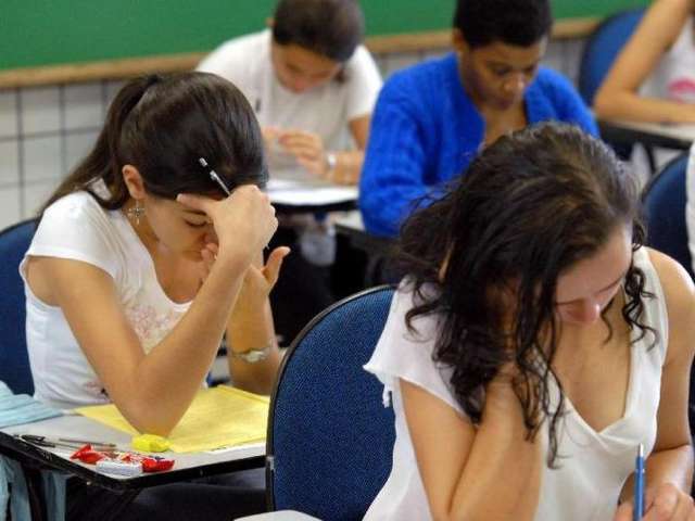 Enade ser&aacute; aplicado neste domingo a 550 mil estudantes