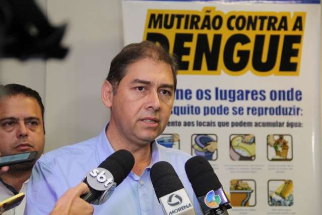 N&atilde;o posso pensar em reajuste salarial de servidor no momento, diz Bernal